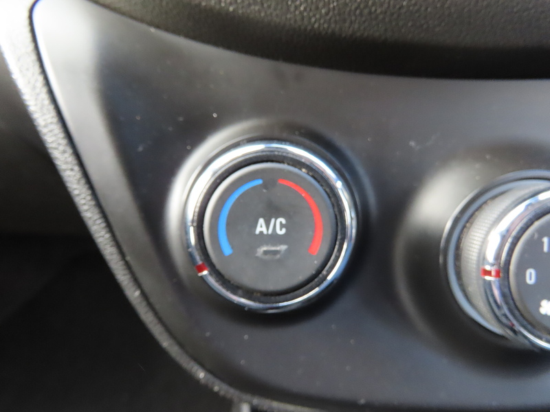 Vauxhall Viva 1.0i SE Hatchback 5dr Petrol Manual Euro 6 (a/c) (75 ps) - U4966