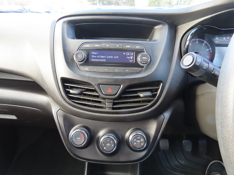 Vauxhall Viva 1.0i SE Hatchback 5dr Petrol Manual Euro 6 (a/c) (75 ps) - U4966
