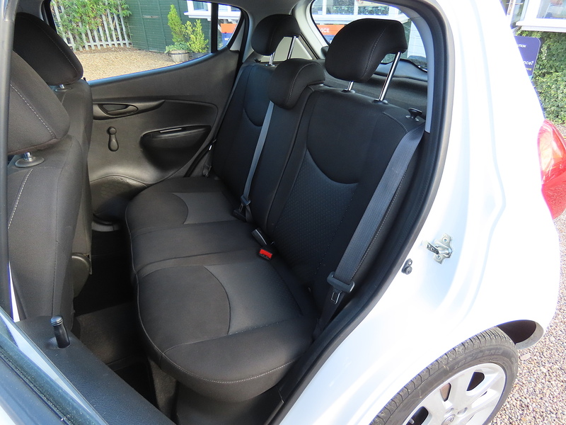 Vauxhall Viva 1.0i SE Hatchback 5dr Petrol Manual Euro 6 (a/c) (75 ps) - U4966