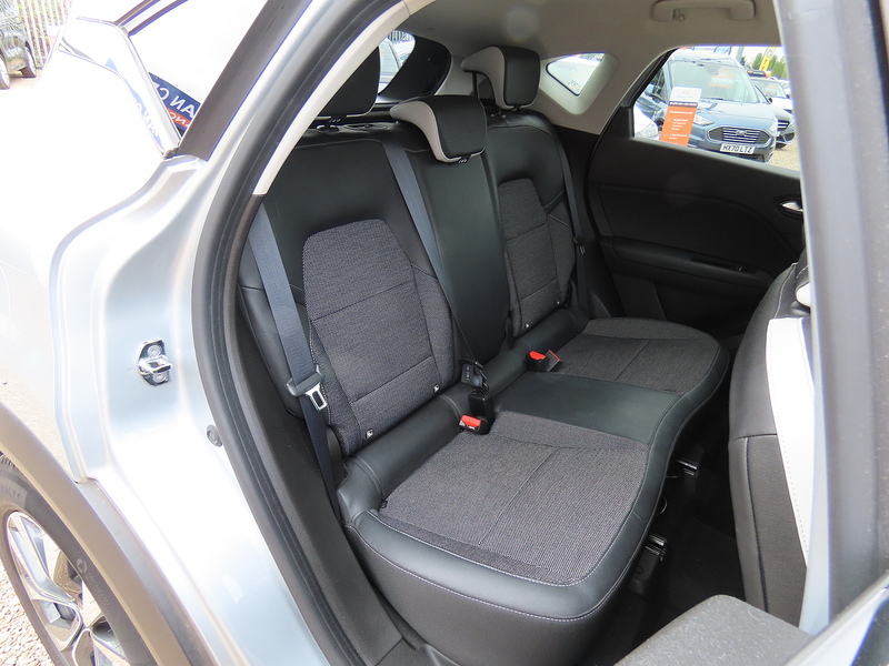 Renault Captur 1.3 TCe S Edition SUV 5dr Petrol EDC Euro 6 (s/s) (140 ps) - U4969
