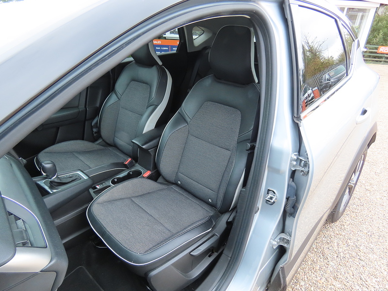 Renault Captur 1.3 TCe S Edition SUV 5dr Petrol EDC Euro 6 (s/s) (140 ps) - U4969