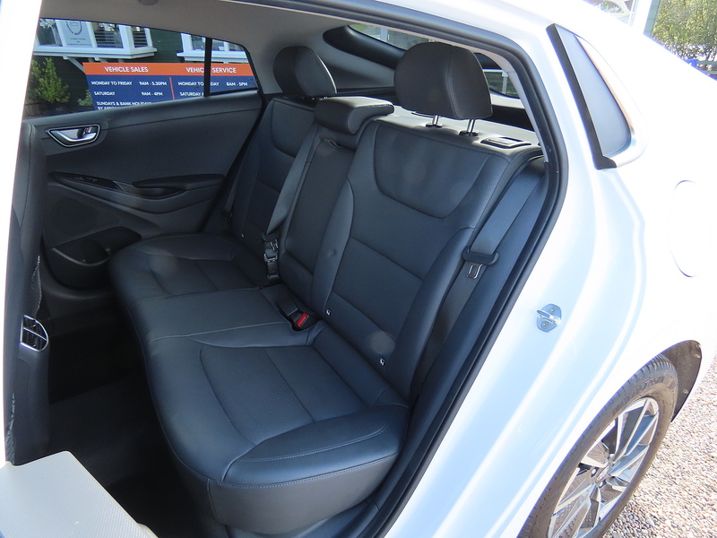 Hyundai IONIQ 38.3kWh Premium SE Hatchback 5dr Electric Auto (136 ps) - U4970