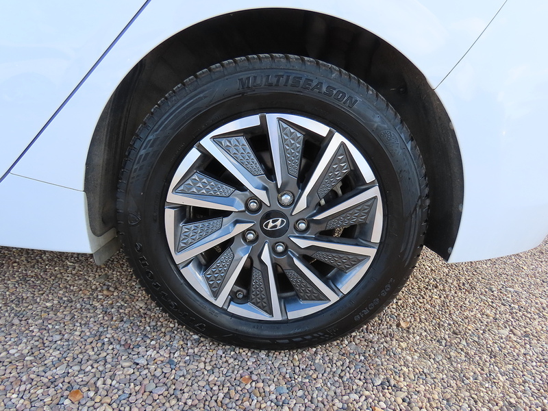 Hyundai IONIQ 38.3kWh Premium SE Hatchback 5dr Electric Auto (136 ps) - U4970