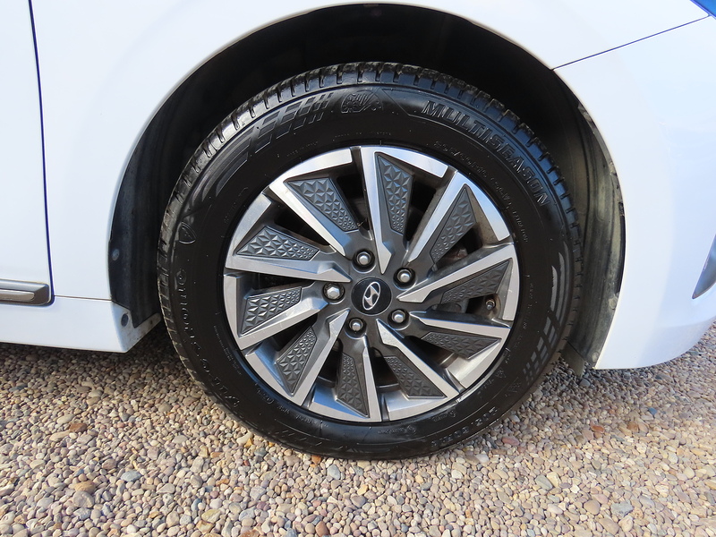 Hyundai IONIQ 38.3kWh Premium SE Hatchback 5dr Electric Auto (136 ps) - U4970