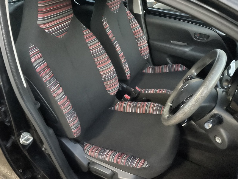 Citroen 1.2 PureTech Feel Hatchback 5dr Petrol Manual Euro 6 (82 ps)