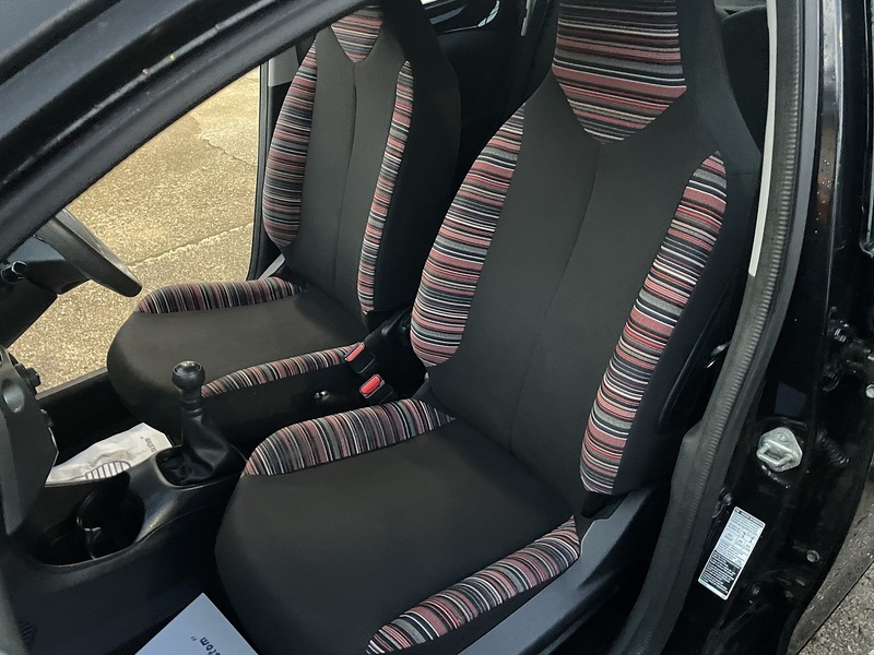 Citroen 1.2 PureTech Feel Hatchback 5dr Petrol Manual Euro 6 (82 ps)