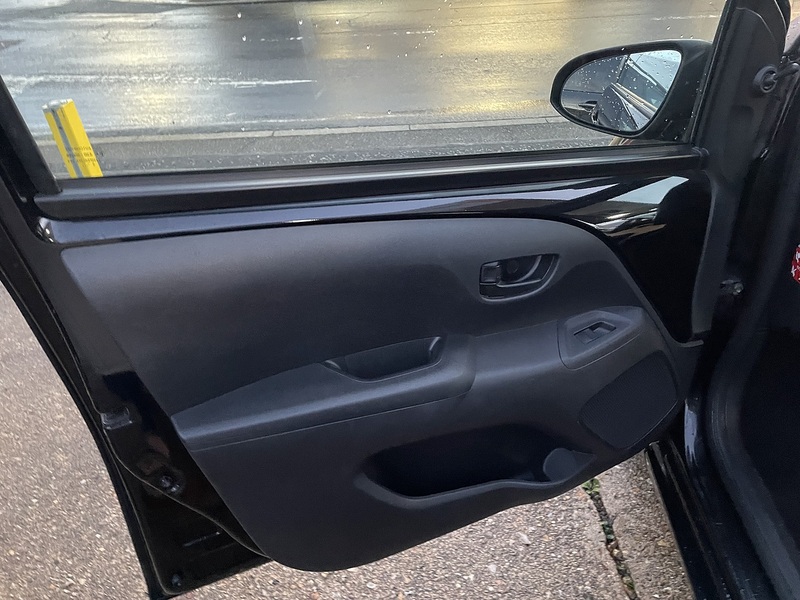 Citroen 1.2 PureTech Feel Hatchback 5dr Petrol Manual Euro 6 (82 ps)