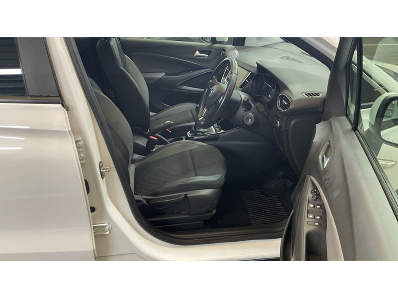 Vauxhall 1.2 Turbo GPF Tech Line Nav SUV 5dr Petrol Manual Euro 6 (s/s) (130 ps)