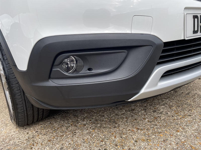 Vauxhall 1.2 Turbo GPF Tech Line Nav SUV 5dr Petrol Manual Euro 6 (s/s) (130 ps)