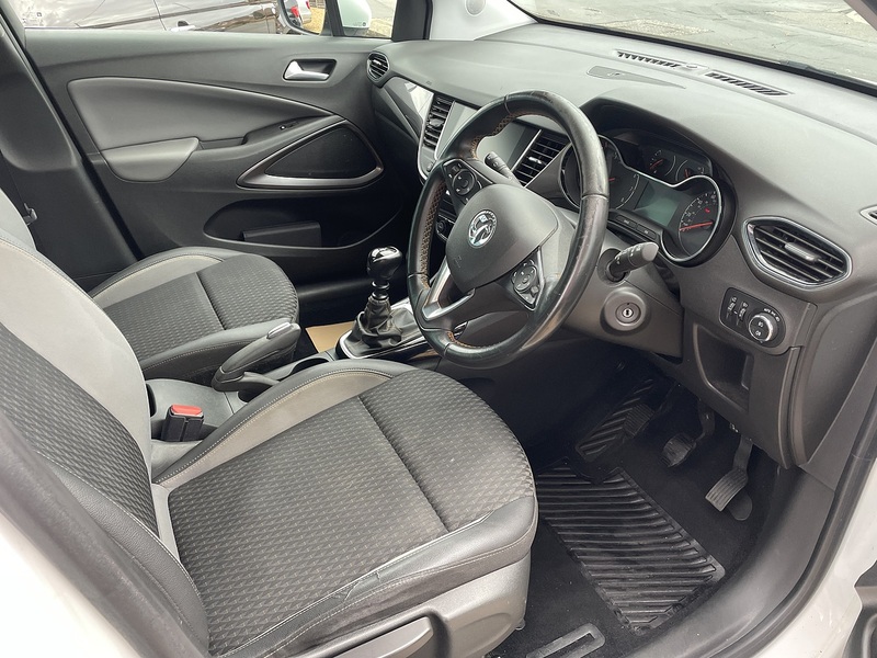 Vauxhall 1.2 Turbo GPF Tech Line Nav SUV 5dr Petrol Manual Euro 6 (s/s) (130 ps)