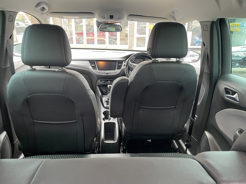 Vauxhall 1.2 Turbo GPF Tech Line Nav SUV 5dr Petrol Manual Euro 6 (s/s) (130 ps)