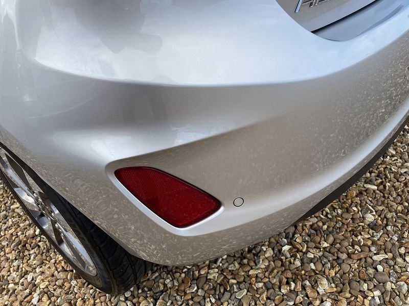 Ford 1.1 Ti-VCT Zetec Hatchback 3dr Petrol Manual Euro 6 (s/s) (85 ps)