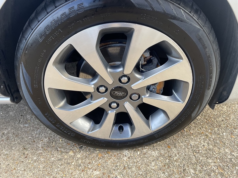 Ford 1.1 Ti-VCT Zetec Hatchback 3dr Petrol Manual Euro 6 (s/s) (85 ps)