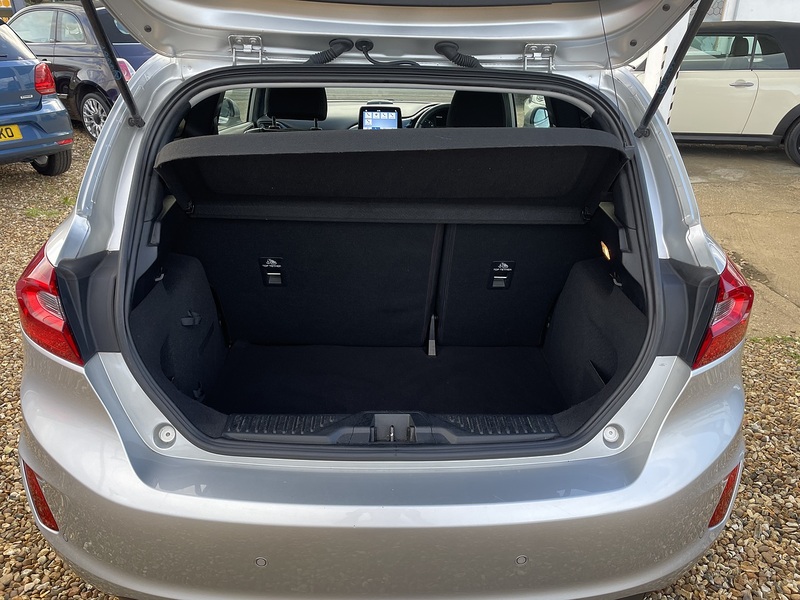 Ford 1.1 Ti-VCT Zetec Hatchback 3dr Petrol Manual Euro 6 (s/s) (85 ps)