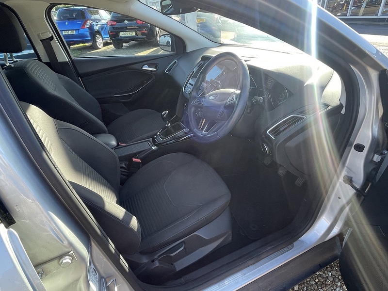 Ford 1.0T EcoBoost Titanium Hatchback 5dr Petrol Manual Euro 6 (s/s) (125 ps)