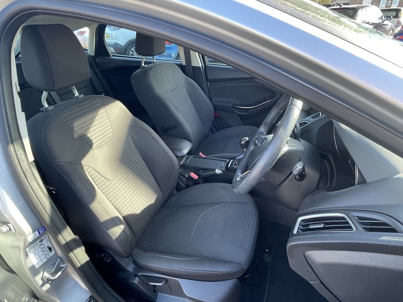 Ford 1.0T EcoBoost Titanium Hatchback 5dr Petrol Manual Euro 6 (s/s) (125 ps)