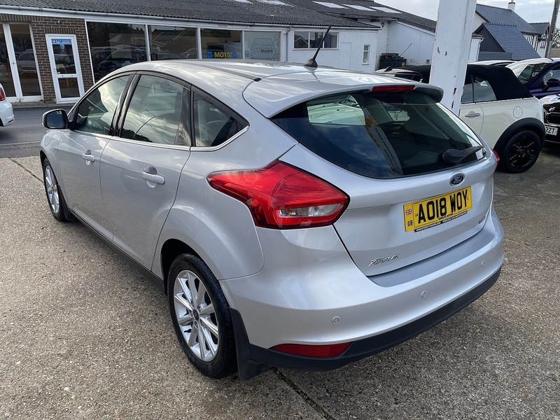 Ford 1.0T EcoBoost Titanium Hatchback 5dr Petrol Manual Euro 6 (s/s) (125 ps)