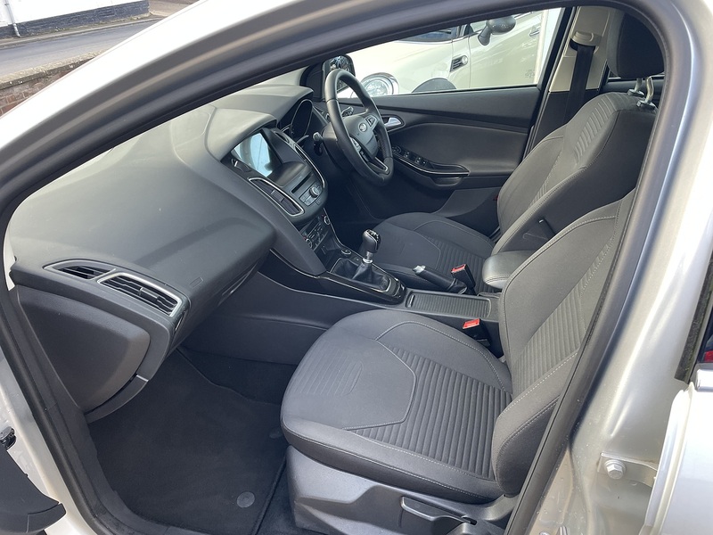 Ford 1.0T EcoBoost Titanium Hatchback 5dr Petrol Manual Euro 6 (s/s) (125 ps)