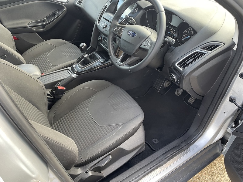 Ford 1.0T EcoBoost Titanium Hatchback 5dr Petrol Manual Euro 6 (s/s) (125 ps)