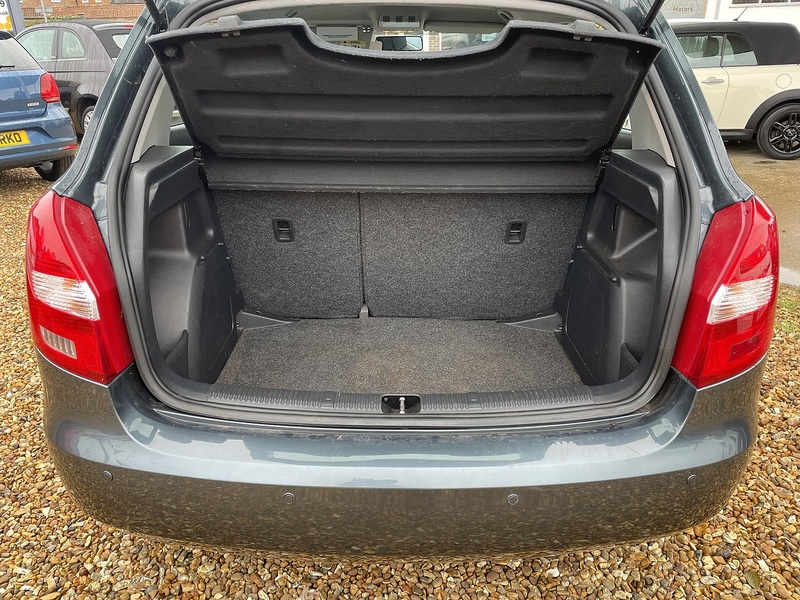 Skoda 1.2 TDI GreenLine II Hatchback 5dr Diesel Manual Euro 5 (s/s) (75 ps)