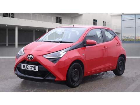 1.0 VVT-i x-play Hatchback 5dr Petrol x-shift Euro 6 (Safety Sense) (71 ps)