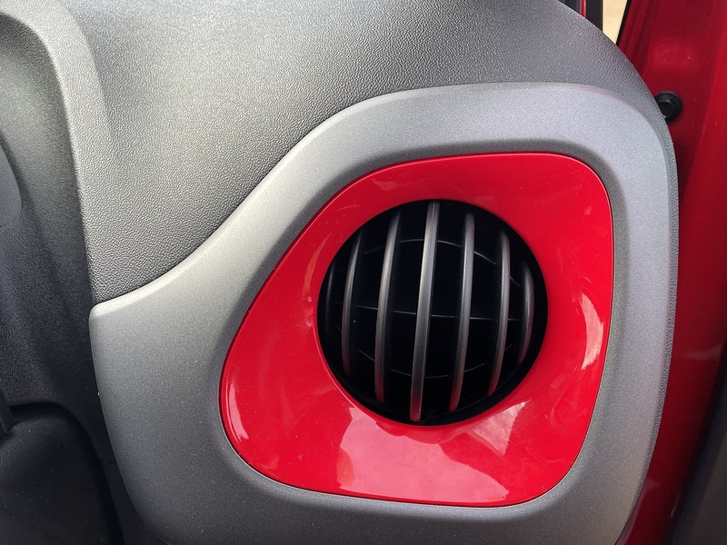 Toyota 1.0 VVT-i x-play Hatchback 5dr Petrol x-shift Euro 6 (Safety Sense) (71 ps)