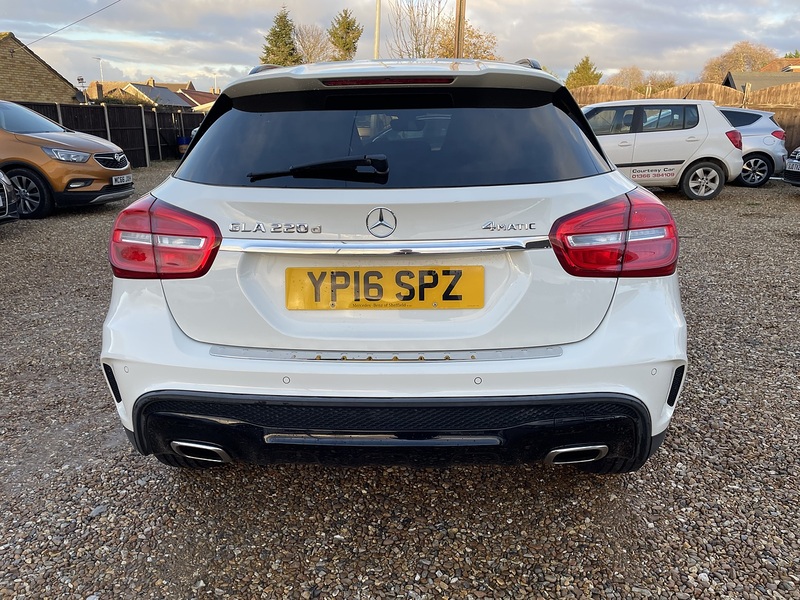 Mercedes-Benz 2.1 GLA220d AMG Line (Premium Plus) SUV 5dr Diesel 7G-DCT 4MATIC Euro 6 (s/s) (177 ps)