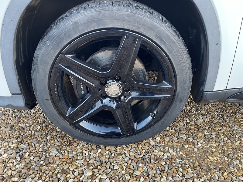 Mercedes-Benz 2.1 GLA220d AMG Line (Premium Plus) SUV 5dr Diesel 7G-DCT 4MATIC Euro 6 (s/s) (177 ps)