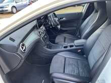 Mercedes-Benz GLA GLA220d AMG Line 