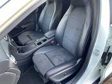 Mercedes-Benz GLA GLA220d AMG Line 