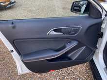 Mercedes-Benz GLA GLA220d AMG Line 