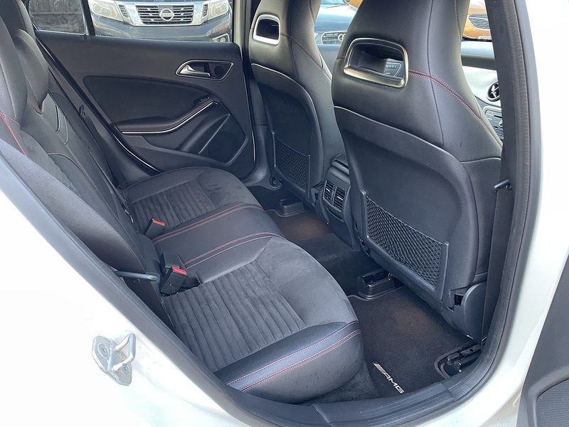 Mercedes-Benz 2.1 GLA220d AMG Line (Premium Plus) SUV 5dr Diesel 7G-DCT 4MATIC Euro 6 (s/s) (177 ps)