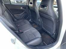 Mercedes-Benz GLA GLA220d AMG Line 