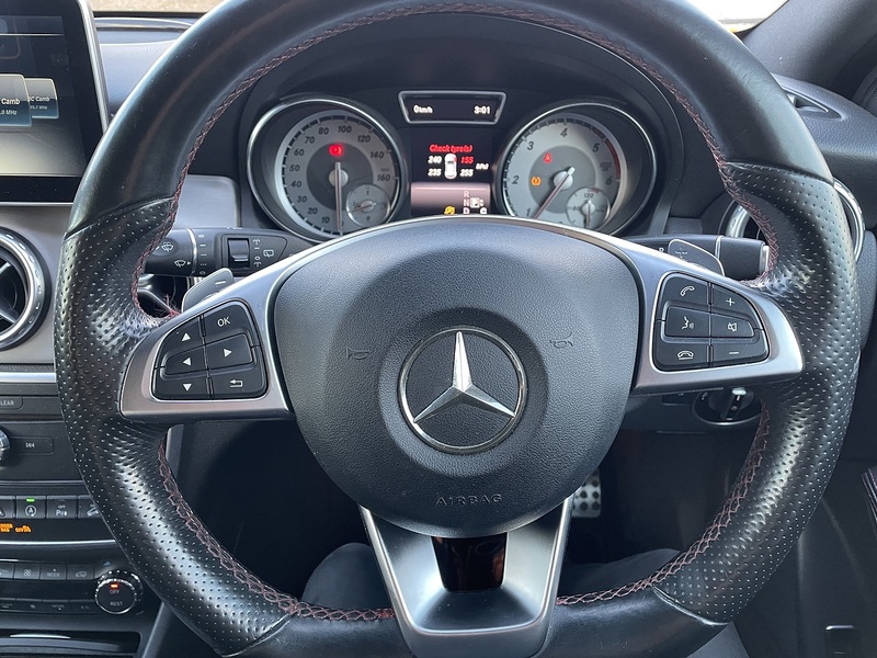 Mercedes-Benz 2.1 GLA220d AMG Line (Premium Plus) SUV 5dr Diesel 7G-DCT 4MATIC Euro 6 (s/s) (177 ps)