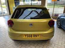 Volkswagen Polo TSI SE 