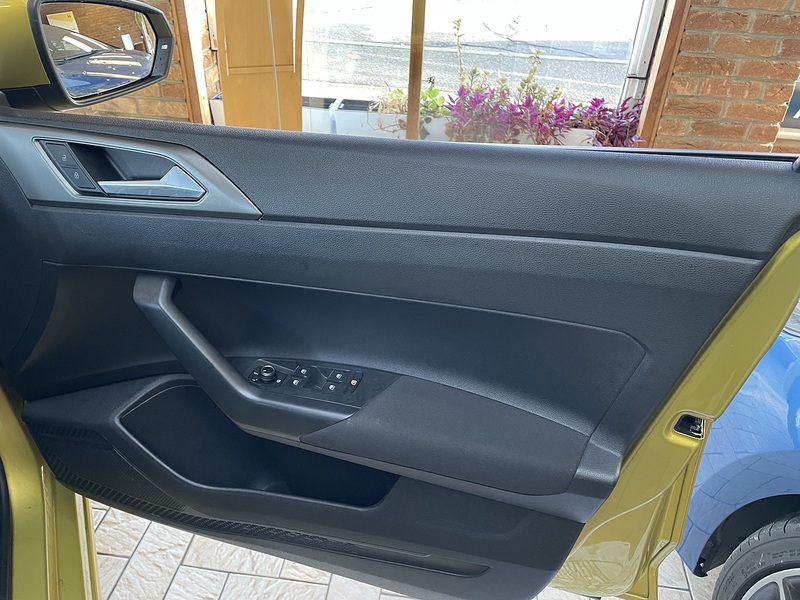 Volkswagen 1.0 TSI GPF SE Hatchback 5dr Petrol Manual Euro 6 (s/s) (95 ps)