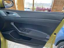 Volkswagen Polo TSI SE 