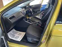 Volkswagen Polo TSI SE 