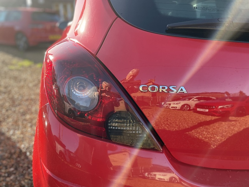 Vauxhall 1.2 16V Limited Edition Hatchback 3dr Petrol Manual Euro 5 (85 ps)