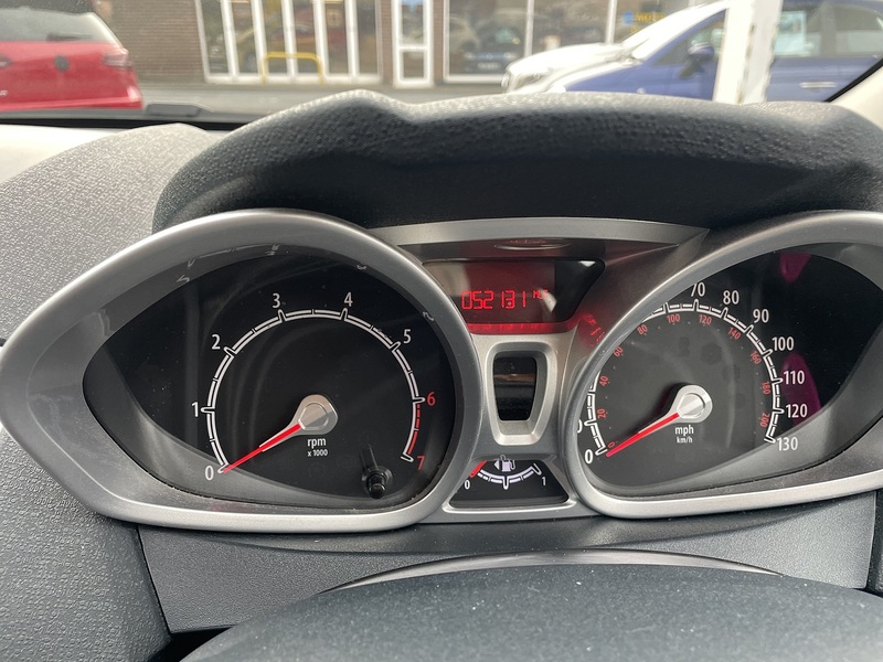 Ford 1.4 Zetec Hatchback 5dr Petrol Manual (133 g/km, 94 bhp)