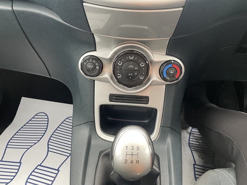 Ford 1.4 Zetec Hatchback 5dr Petrol Manual (133 g/km, 94 bhp)