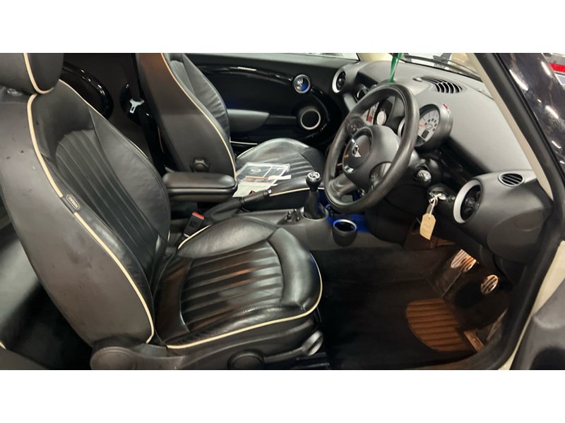 MINI 1.6 Cooper S Estate 5dr Petrol Manual Euro 5 (s/s) (184 ps)