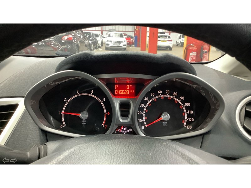 Ford 1.4 Zetec Hatchback 5dr Petrol Automatic (154 g/km, 94 bhp)