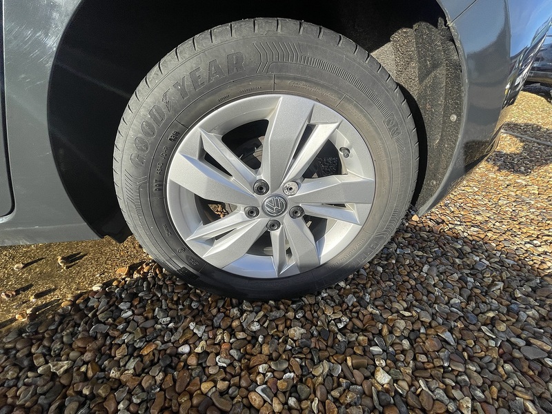 Volkswagen 1.0 EVO SE Hatchback 5dr Petrol Manual Euro 6 (s/s) (65 ps)