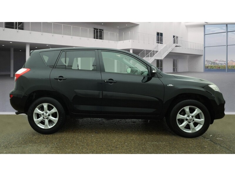 Toyota 2.2 D-CAT XT-R SUV 5dr Diesel Auto 4WD Euro 5 (150 ps)