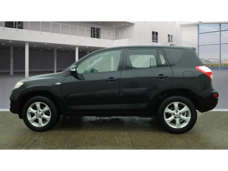 Toyota 2.2 D-CAT XT-R SUV 5dr Diesel Auto 4WD Euro 5 (150 ps)