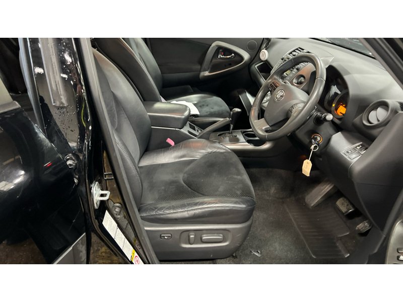 Toyota 2.2 D-CAT XT-R SUV 5dr Diesel Auto 4WD Euro 5 (150 ps)