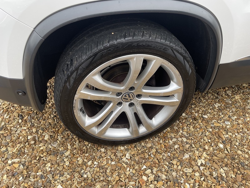 Volkswagen 2.0 TDI Sport SUV 5dr Diesel Manual 4WD Euro 5 (170 ps)