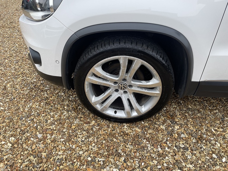 Volkswagen 2.0 TDI Sport SUV 5dr Diesel Manual 4WD Euro 5 (170 ps)