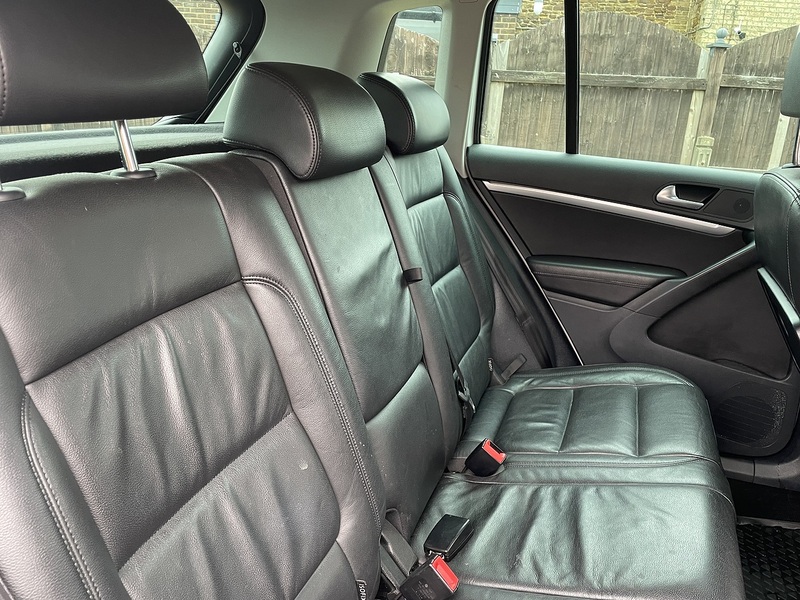 Volkswagen 2.0 TDI Sport SUV 5dr Diesel Manual 4WD Euro 5 (170 ps)